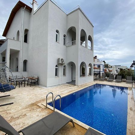 Shared Pool Flat Located 3 Min To Beach In Kalkan Apartment Bagian luar foto