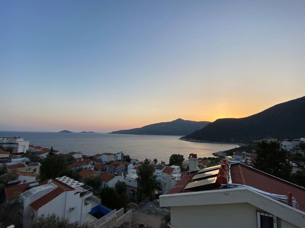 Shared Pool Flat Located 3 Min To Beach In Kalkan Apartment Bagian luar foto