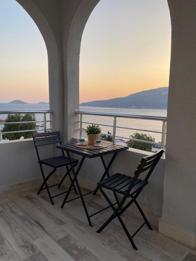 Shared Pool Flat Located 3 Min To Beach In Kalkan Apartment Bagian luar foto