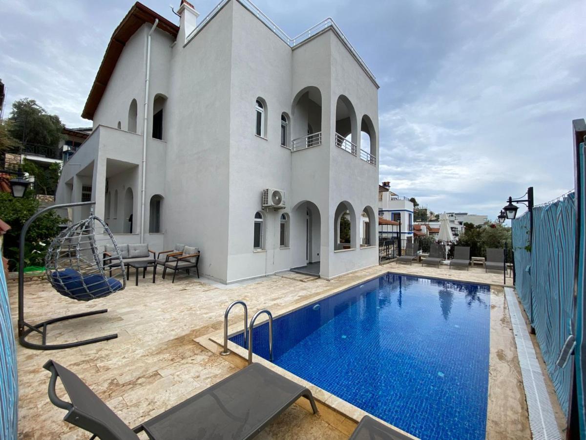 Shared Pool Flat Located 3 Min To Beach In Kalkan Apartment Bagian luar foto